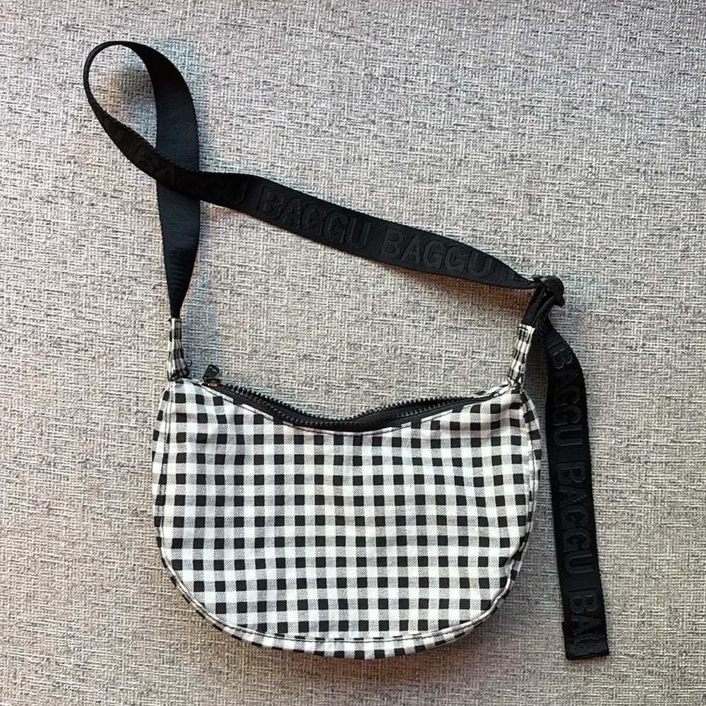BAGGU Small Black & White Gingham Plaid Nylon Crescent Bag